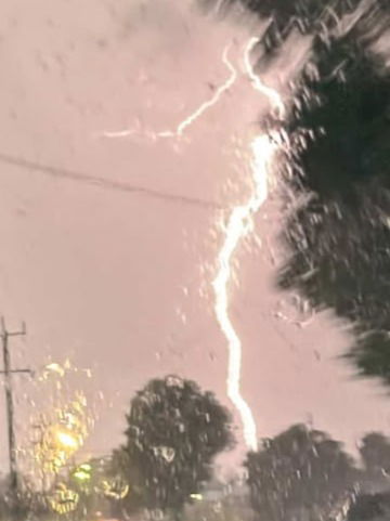 Thousands of Perth homes without power amid wild storms